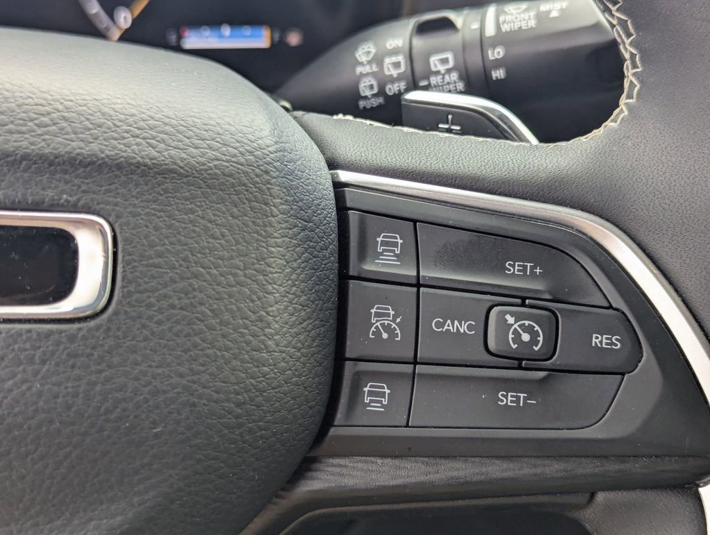 Used 2024 Jeep Grand Cherokee L Laredo AWD/4WD image 17