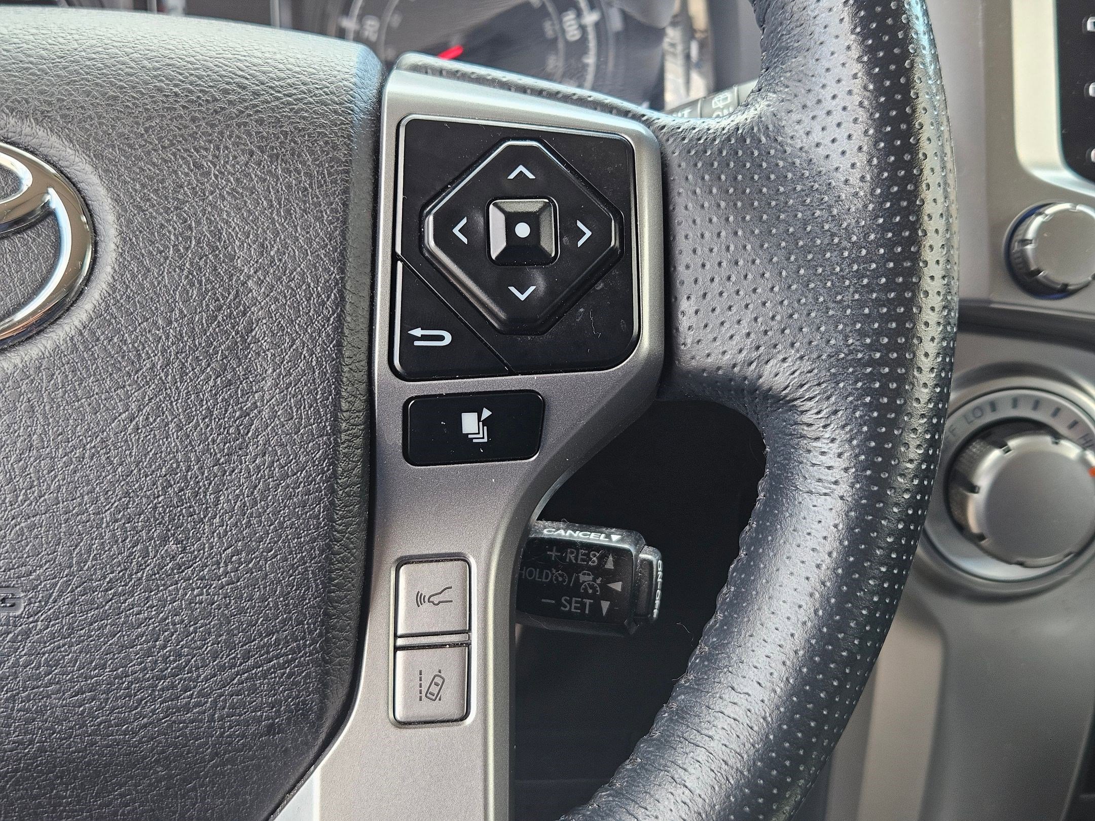 Used 2023 Toyota 4Runner SR5 Premium w/ Moonroof Package RWD image 18