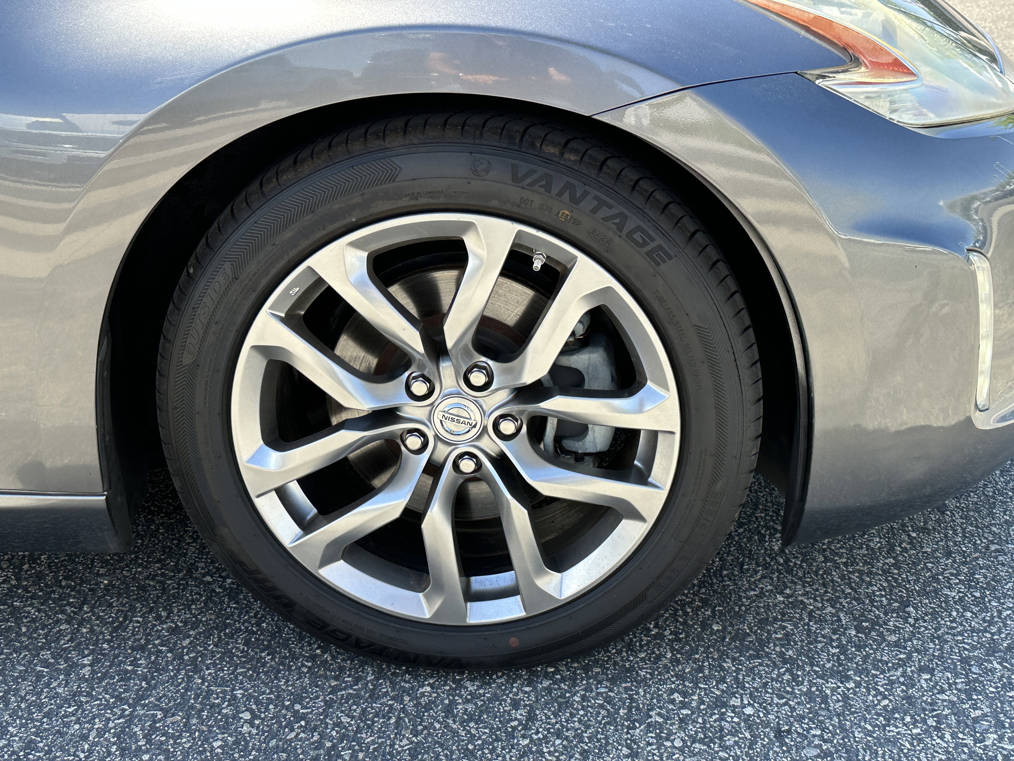 Used 2014 Nissan 370Z Roadster image 14