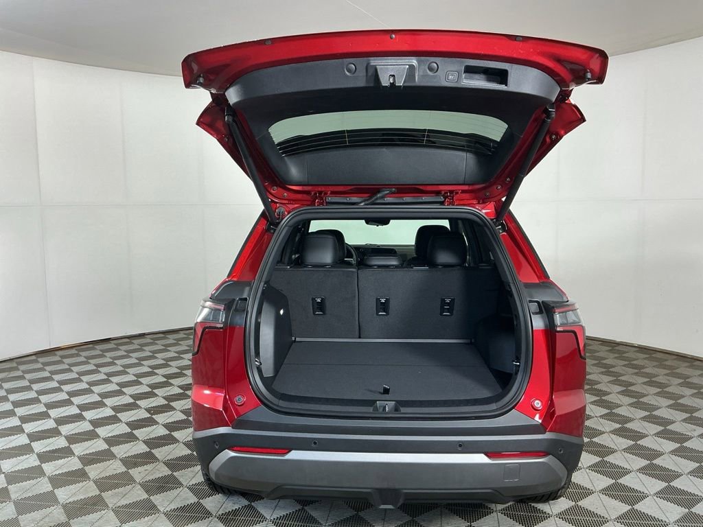 New 2026 Chevrolet Equinox LT w/ Convenience Package II AWD/4WD image 9