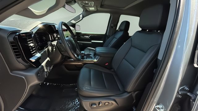 Used 2026 Chevrolet Silverado 1500 LT Trail Boss w/ Convenience Package II AWD/4WD image 18