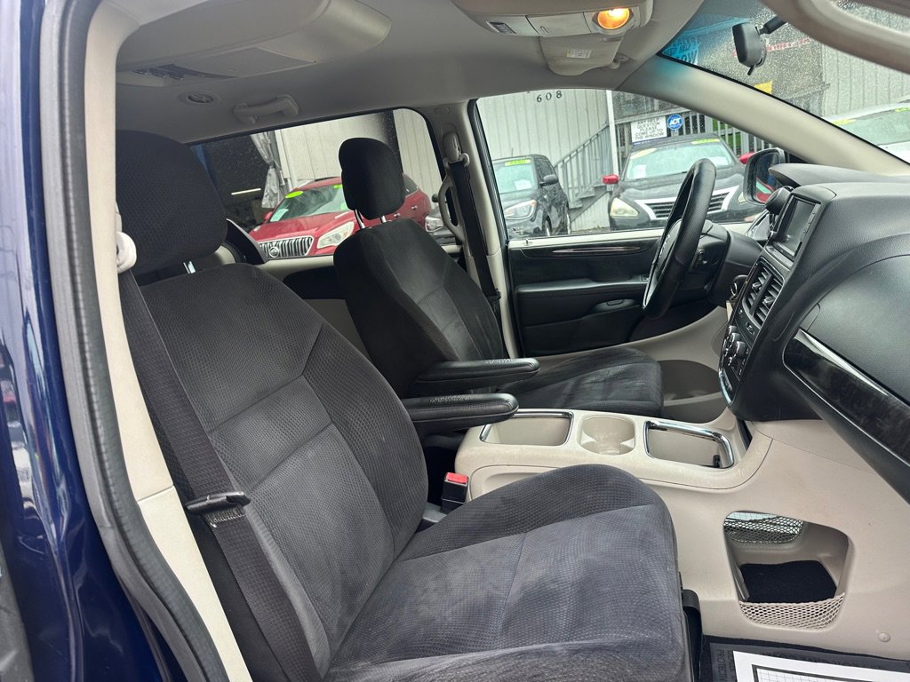Used 2014 Dodge Grand Caravan SXT image 13