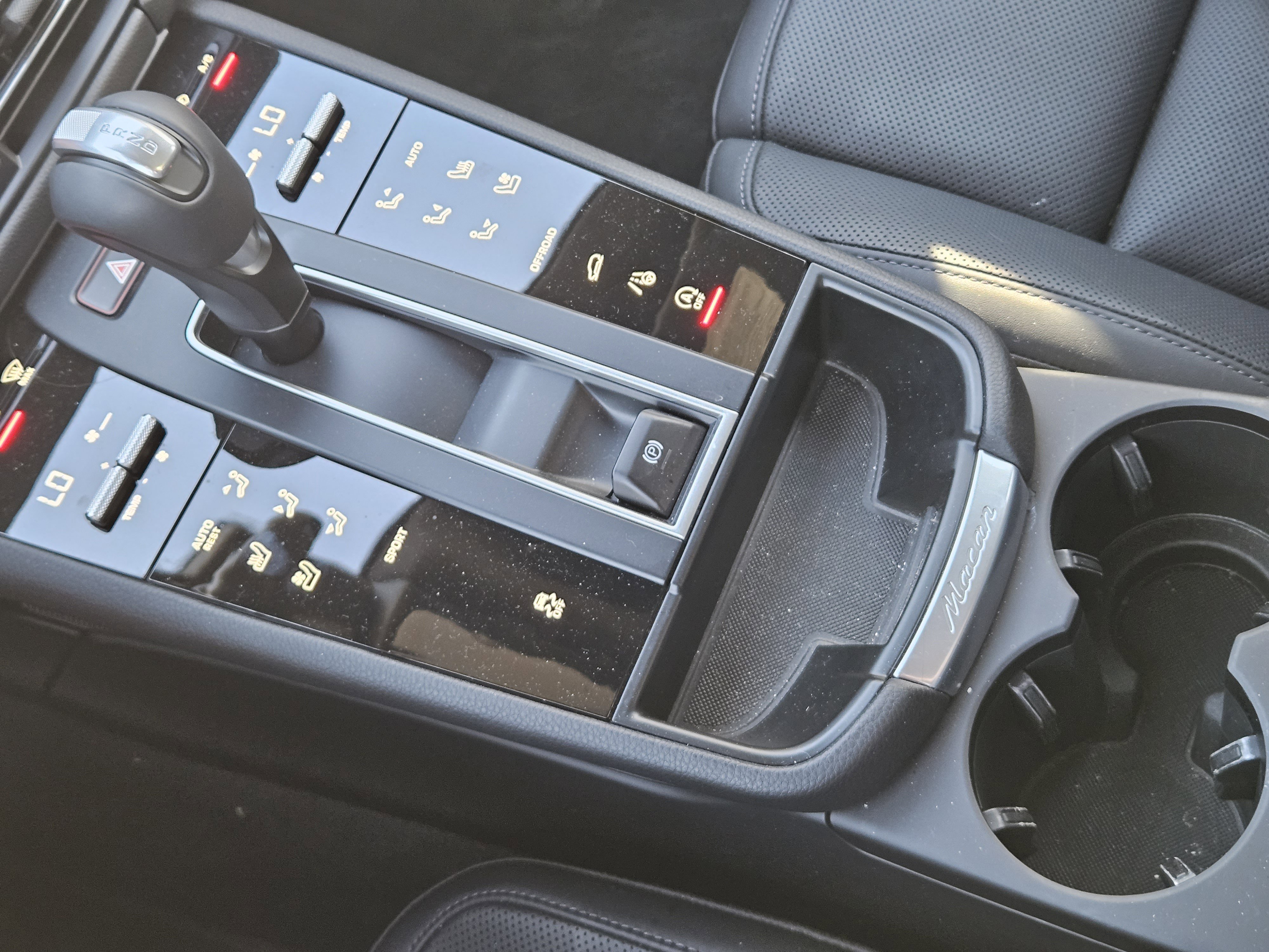 Certified 2025 Porsche Macan image 20