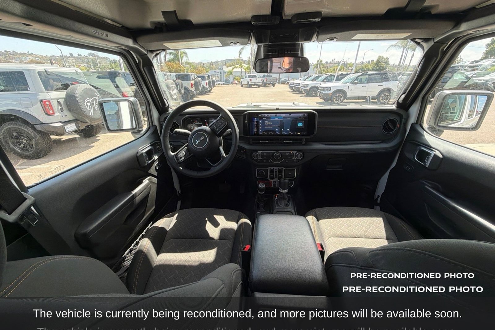 Used 2026 Jeep Gladiator Mojave AWD/4WD image 19