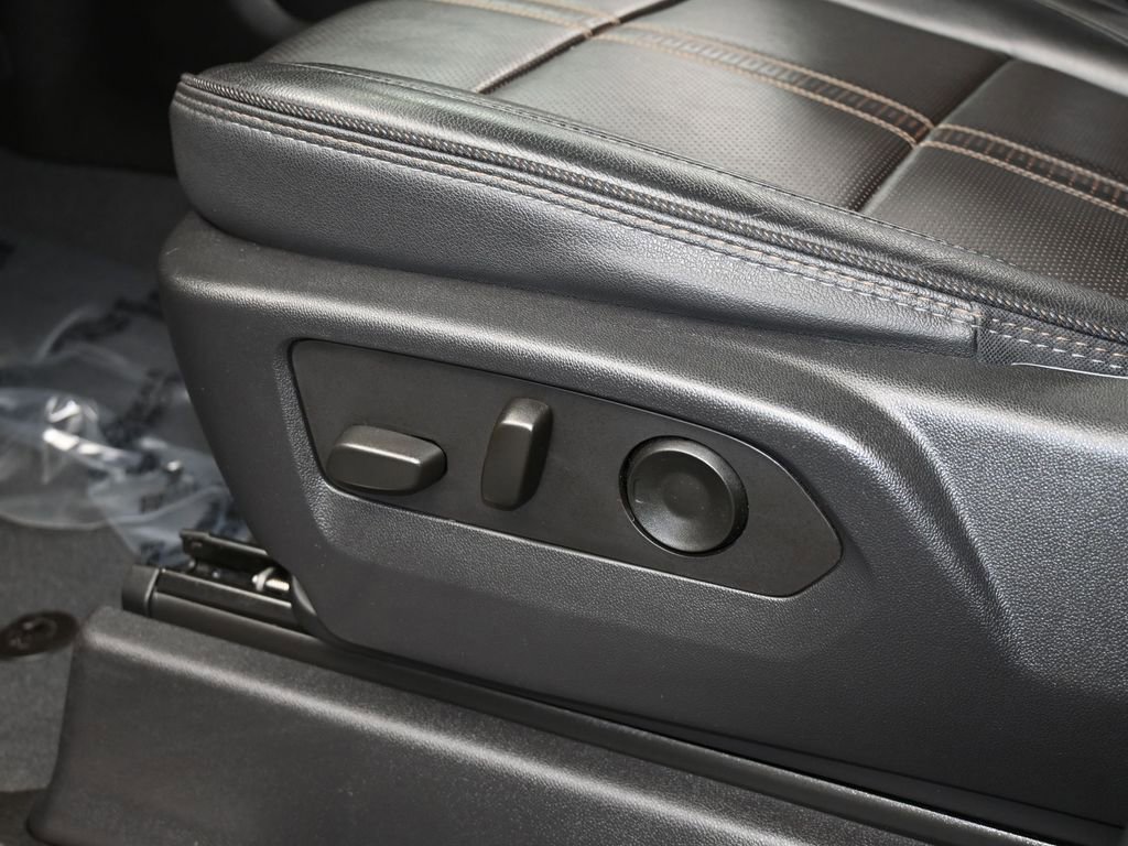 Used 2022 Chevrolet Silverado 1500 High Country image 12