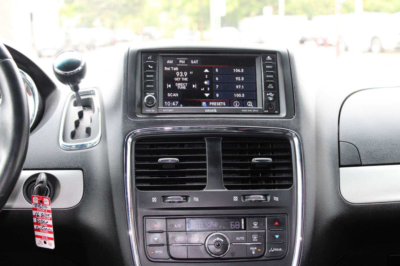 Used 2016 Dodge Grand Caravan R/T FWD image 11