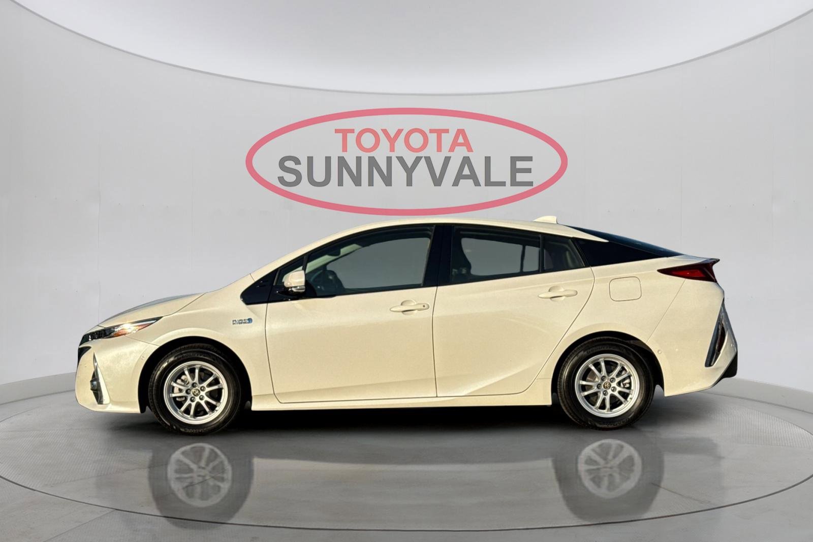 Used 2017 Toyota Prius Prime Advanced image 7
