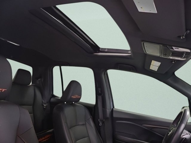 Certified 2025 Honda Ridgeline TrailSport image 8