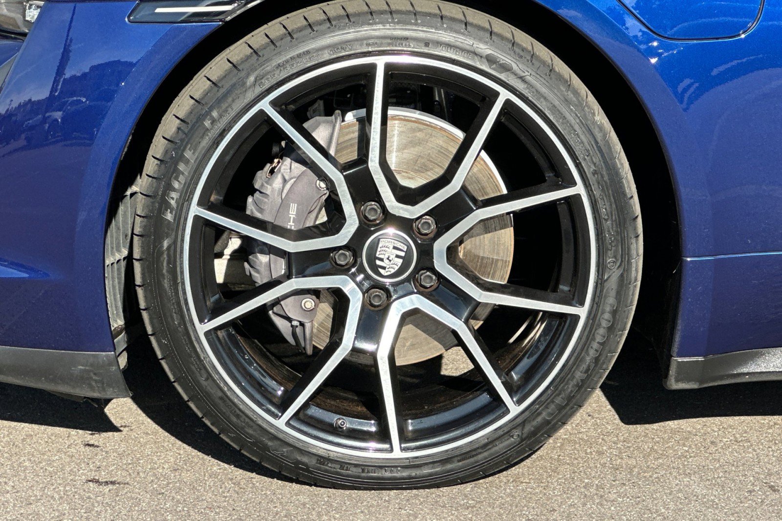 Used 2022 Porsche Taycan image 26