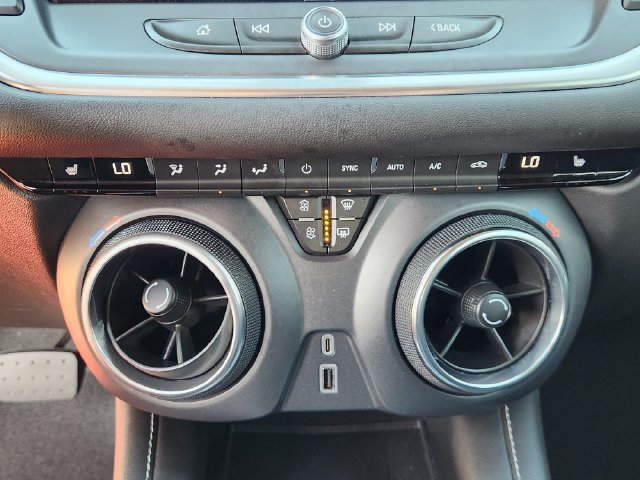 Used 2024 Chevrolet Blazer LT FWD image 18