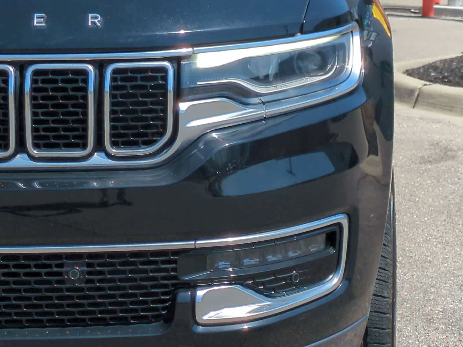 Used 2022 Jeep Wagoneer Series II AWD/4WD image 11
