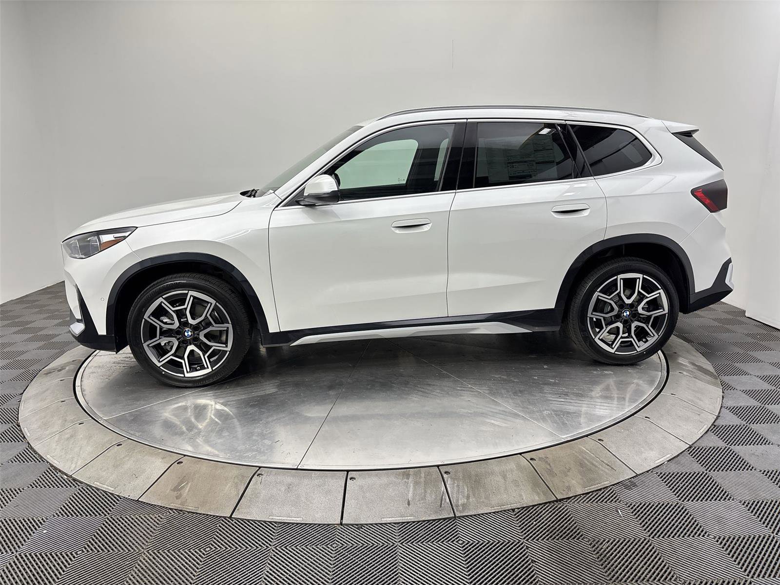 New 2026 BMW X1 xDrive28i w/ Convenience Package AWD/4WD image 16