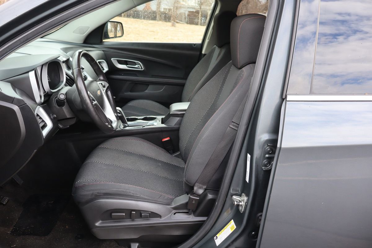 Used 2011 Chevrolet Equinox LT w/ Driver Convenience Package image 19