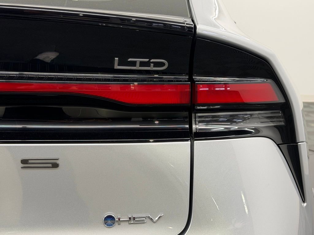 Used 2023 Toyota Prius Limited w/ Limited Premium Package image 12