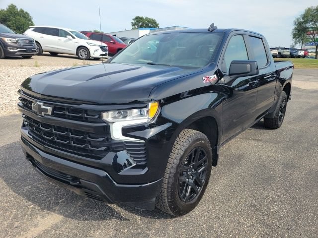 Used 2025 Chevrolet Silverado 1500 RST AWD/4WD image 2