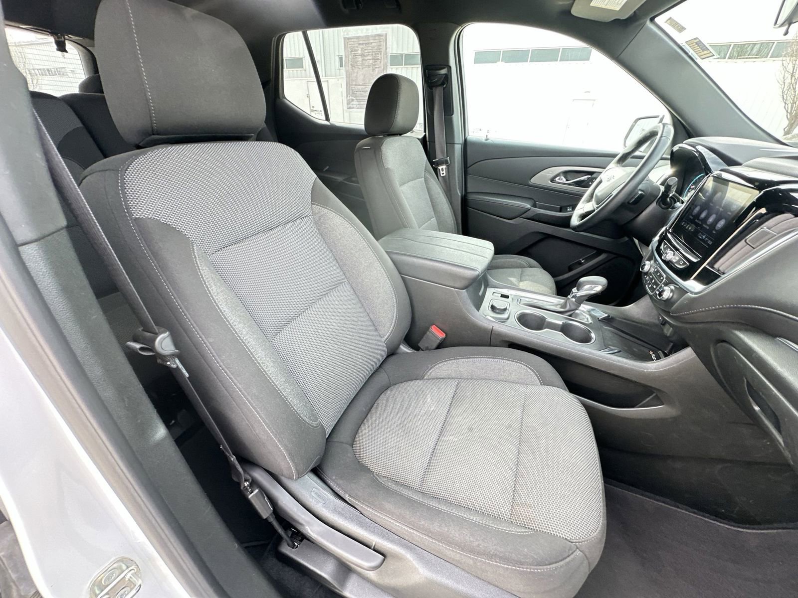 Used 2023 Chevrolet Traverse LT w/ Midnight/Sport Edition AWD/4WD image 27