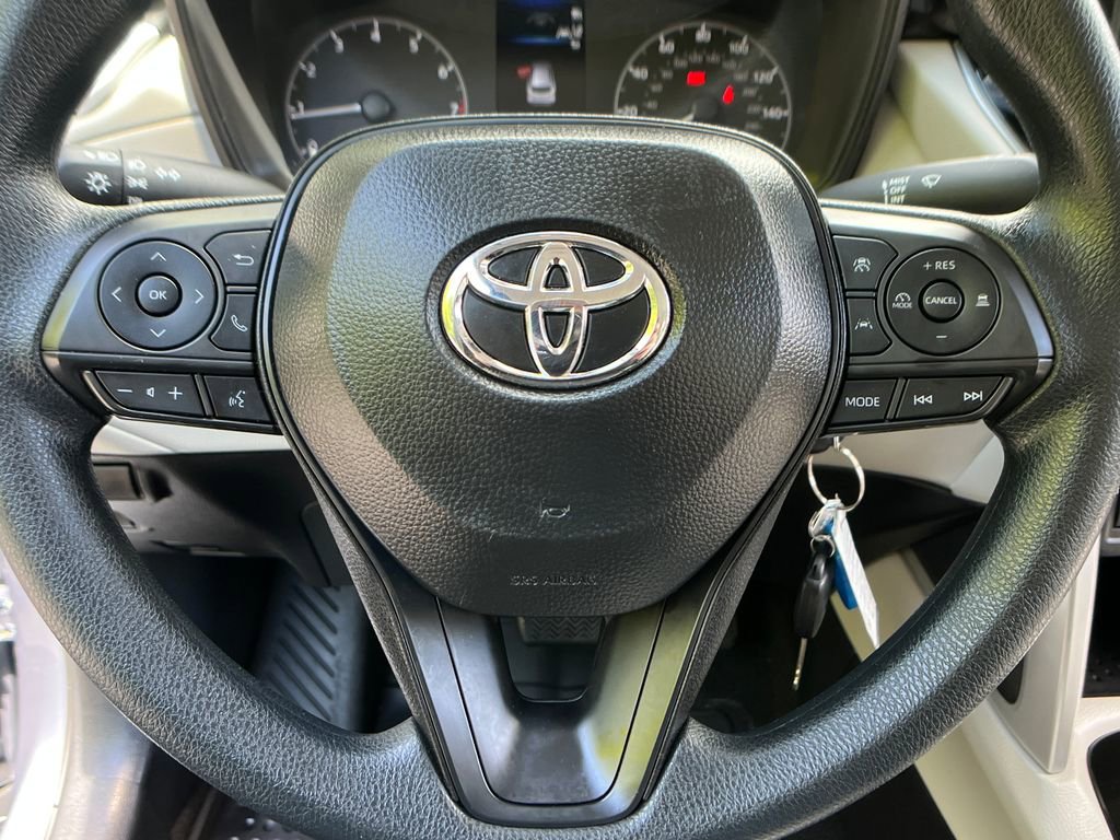 Used 2025 Toyota Corolla Cross L AWD/4WD image 14