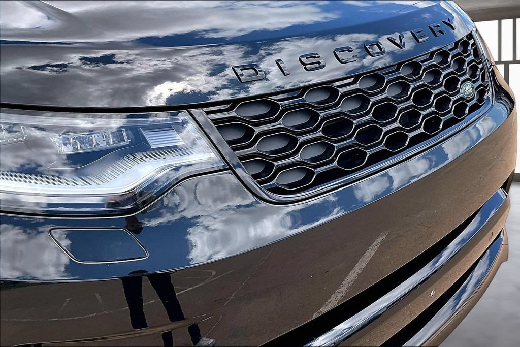 Certified 2025 Land Rover Discovery Dynamic SE AWD/4WD image 29