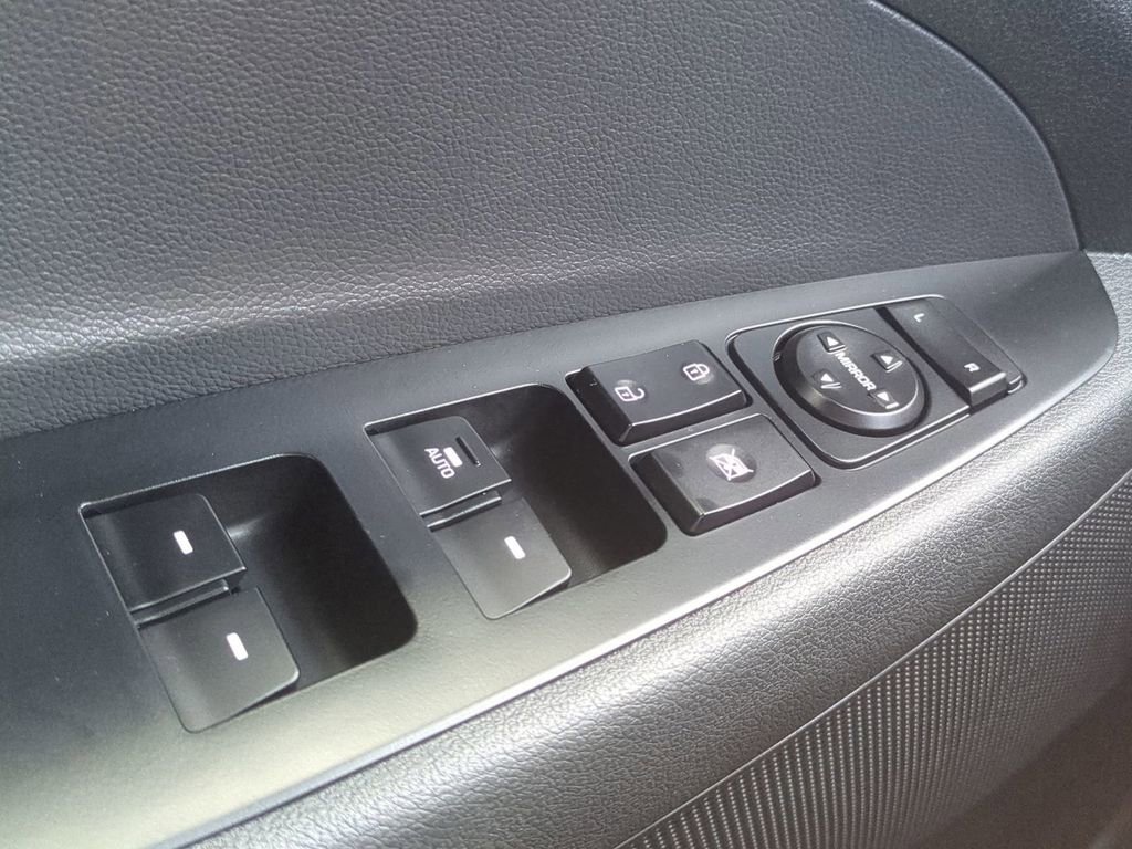 Used 2020 Hyundai Tucson Sport FWD image 31