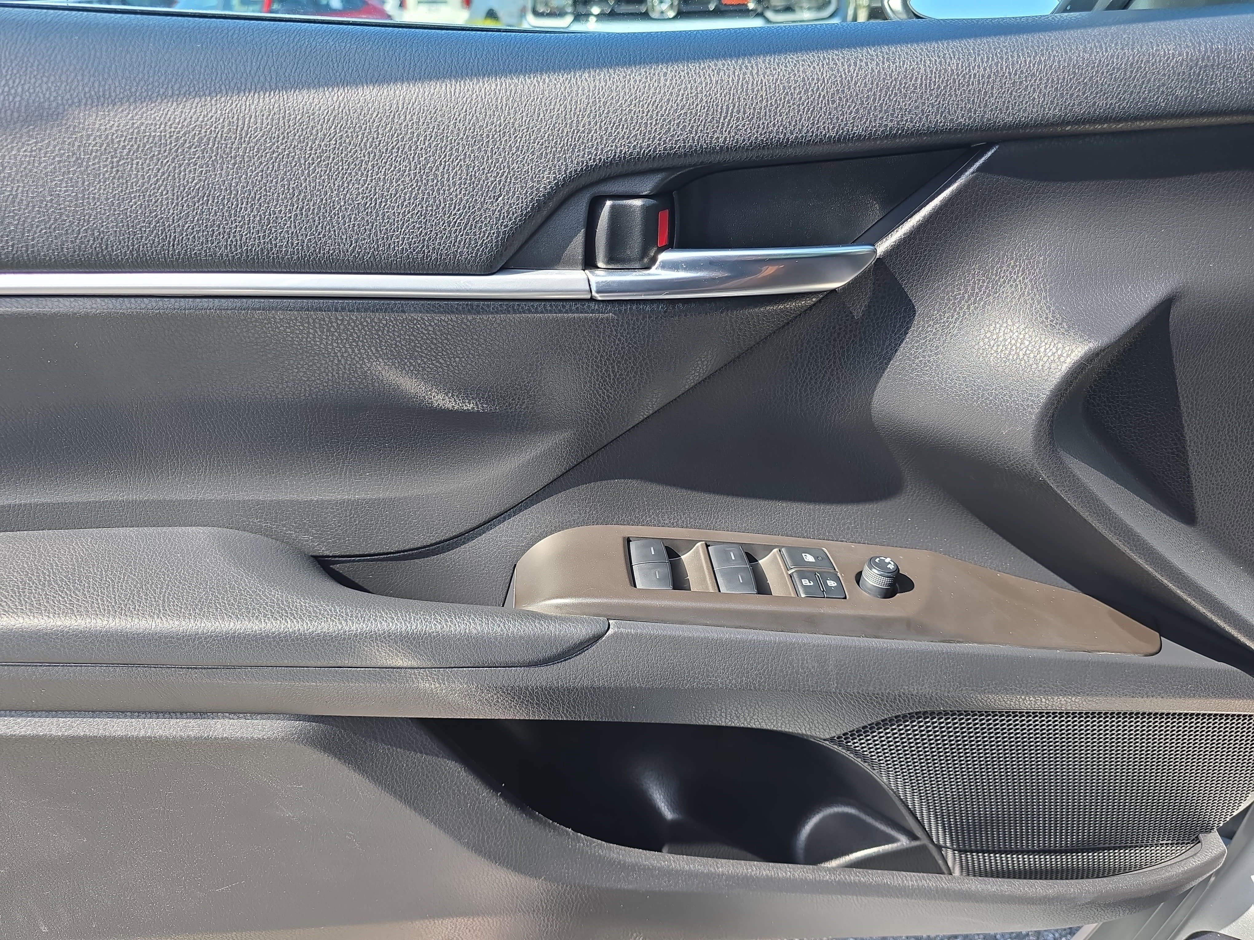 Used 2023 Toyota Camry SE FWD image 24