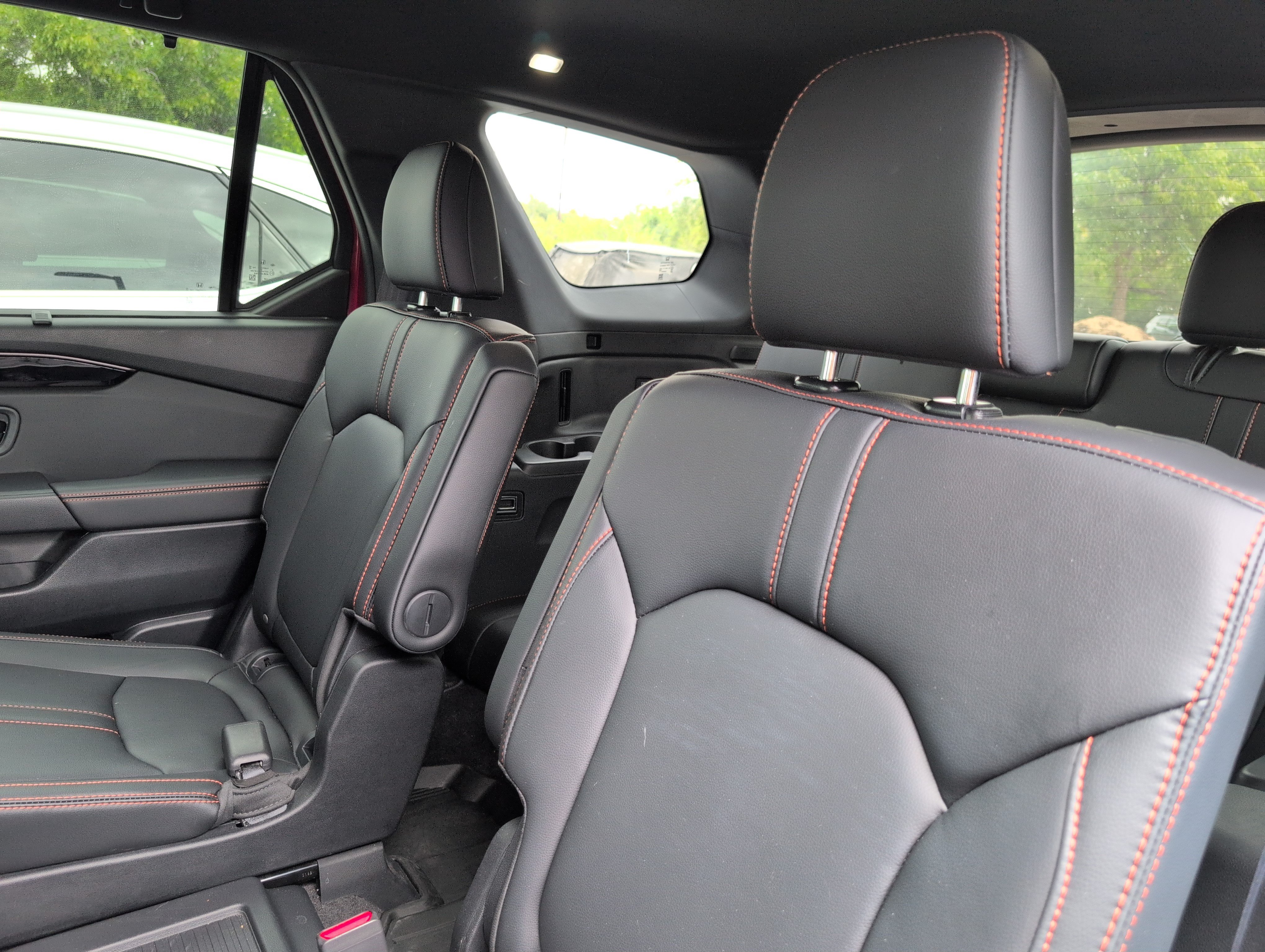 Used 2025 Honda Pilot TrailSport image 9
