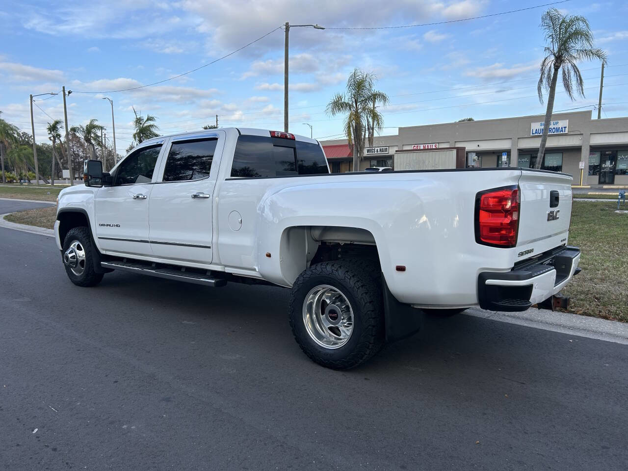 Used 2015 GMC Sierra 3500 Denali w/ Duramax Plus Package image 4