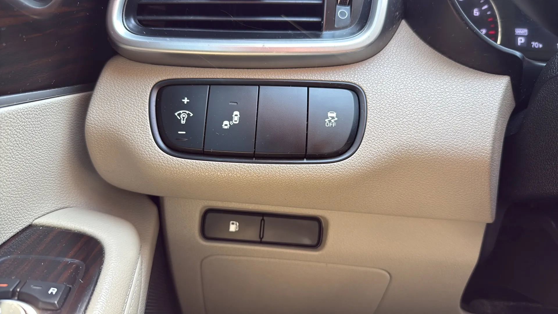 Used 2019 Kia Sorento FWD image 15