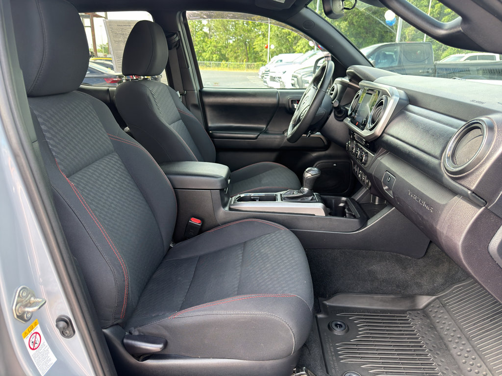 Used 2018 Toyota Tacoma Limited AWD/4WD image 22