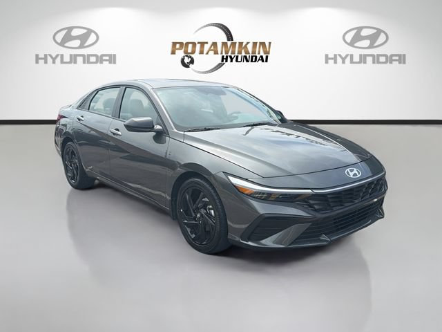 Certified 2026 Hyundai Elantra Sport FWD image 3