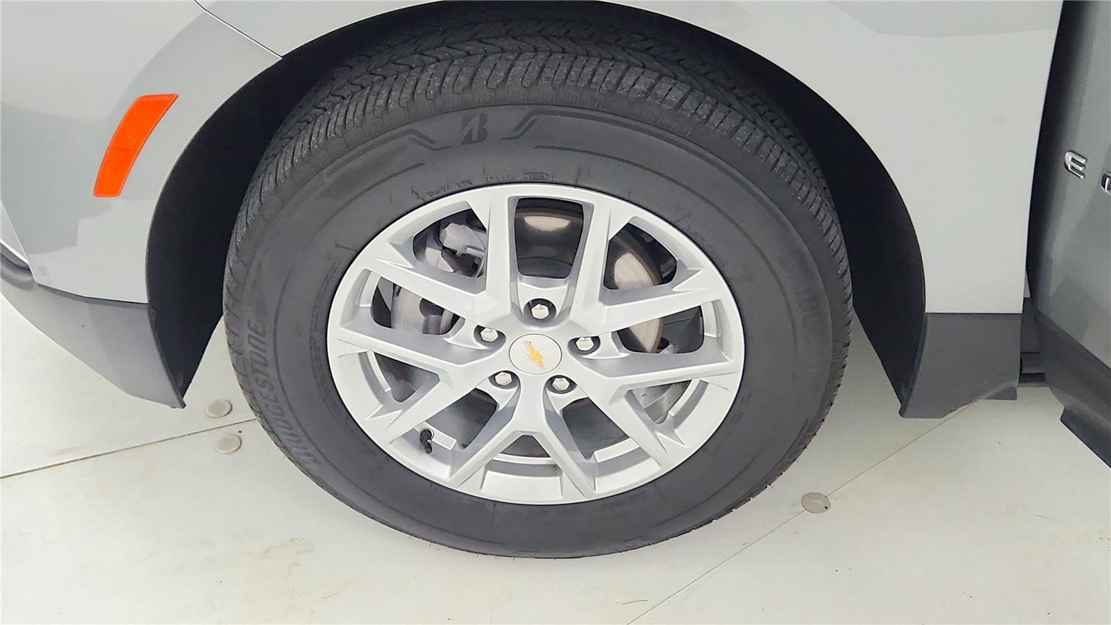Used 2024 Chevrolet Equinox LT AWD/4WD image 29