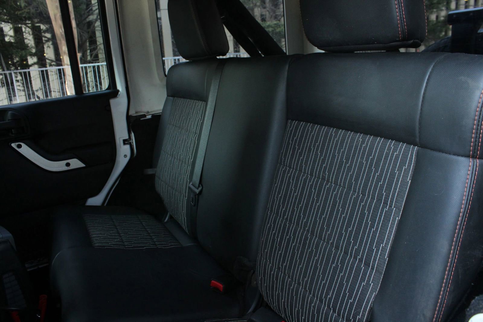 Used 2012 Jeep Wrangler Unlimited Sahara AWD/4WD image 17