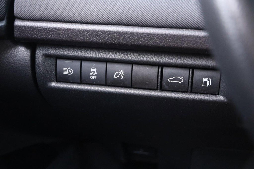 Used 2025 Toyota Camry LE image 20