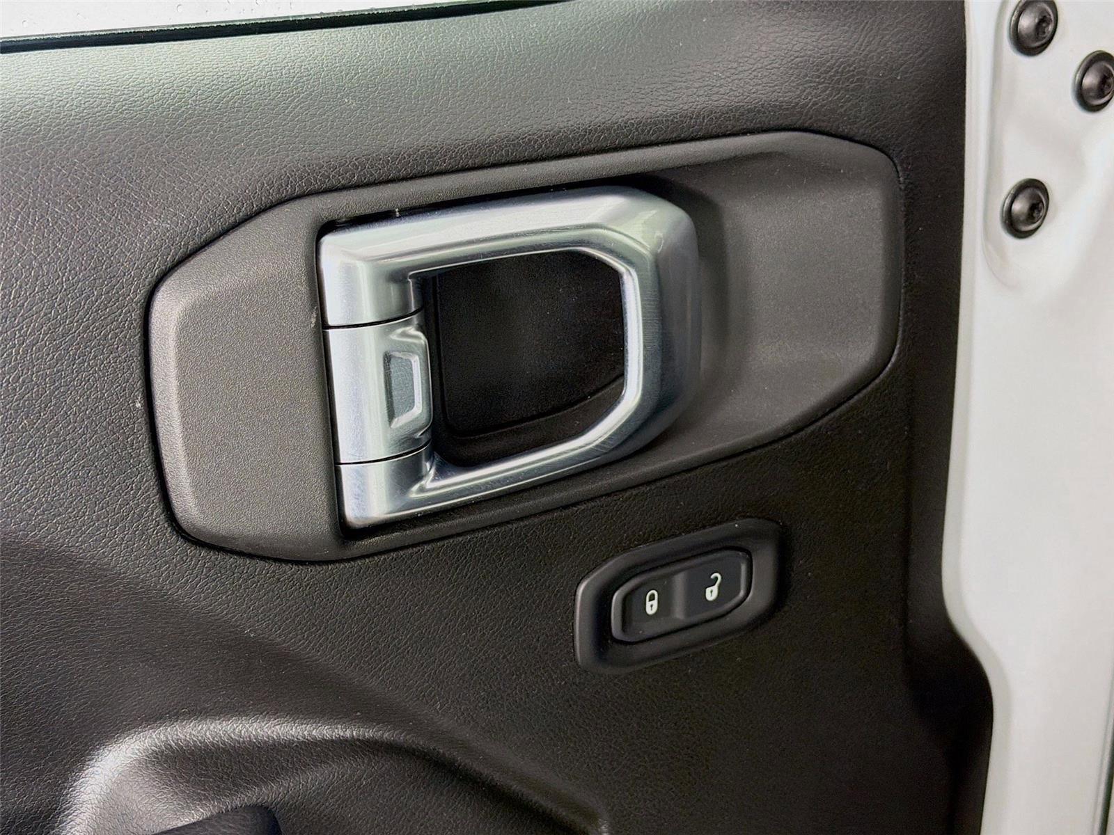 Used 2025 Jeep Wrangler Sport image 18