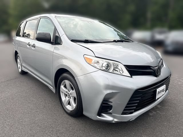 Used 2020 Toyota Sienna L FWD image 2
