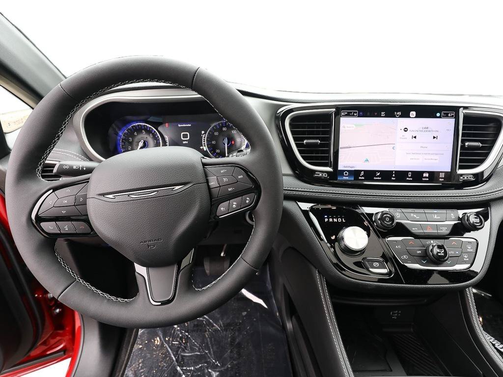 New 2027 Chrysler Pacifica Limited w/ S Appearance Package AWD/4WD image 12