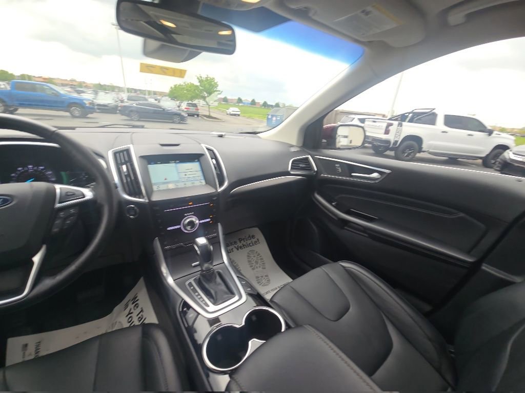 Used 2018 Ford Edge Titanium w/ Equipment Group 302A AWD/4WD image 27