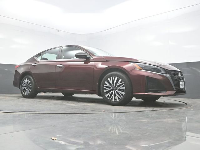 Used 2024 Nissan Altima 2.5 SV image 33