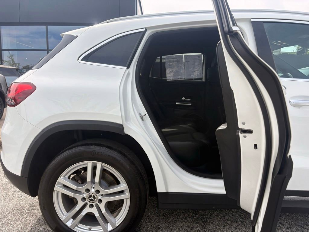 Used 2021 Mercedes-Benz GLA 250 4MATIC image 23