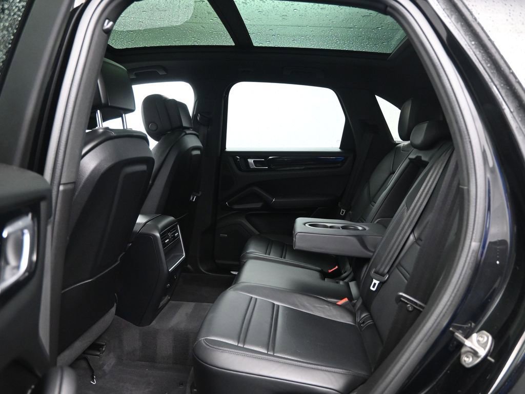 Used 2022 Porsche Cayenne image 27