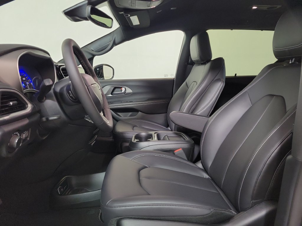 New 2027 Chrysler Pacifica Select FWD image 12