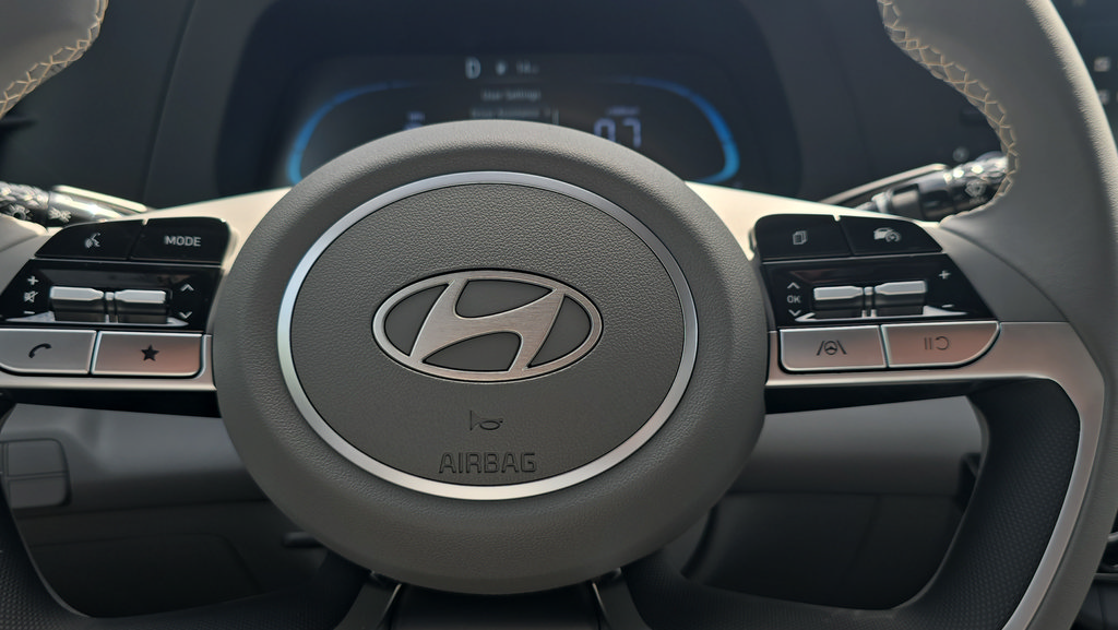 New 2026 Hyundai Elantra Sport FWD image 11