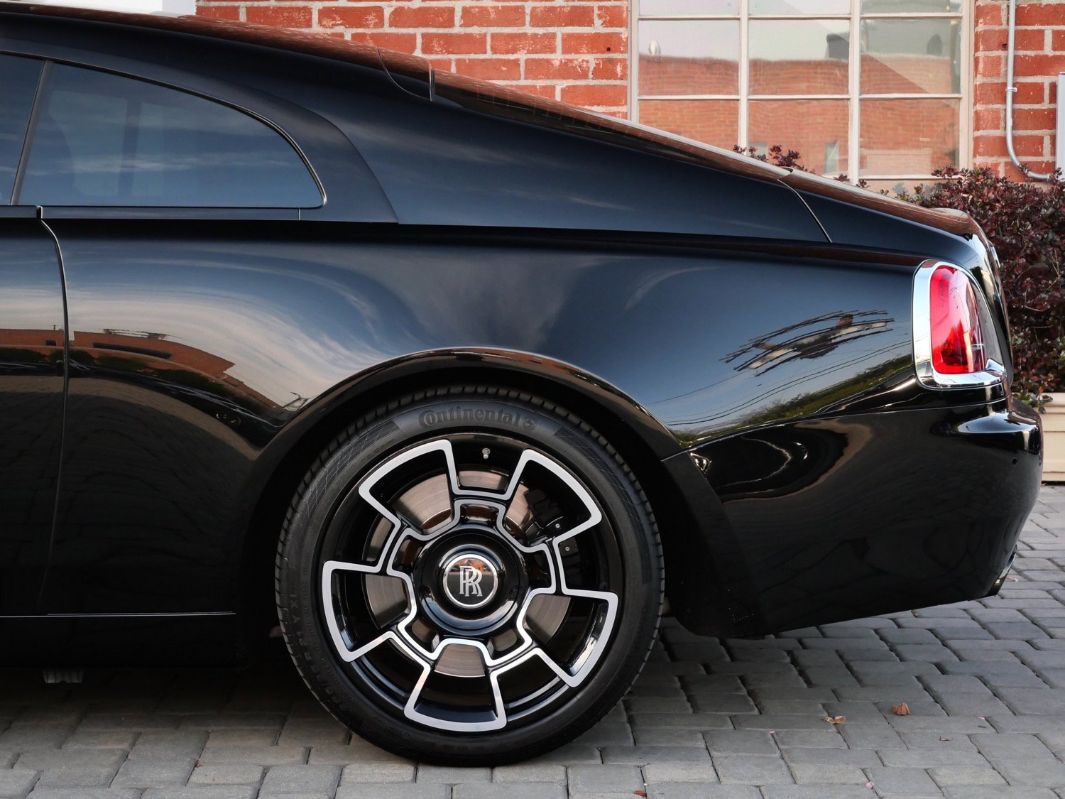 Used 2017 Rolls-Royce Wraith image 21