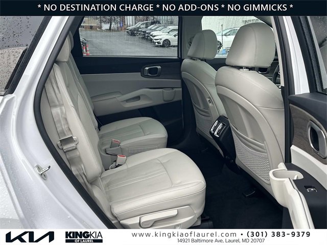 Used 2023 Kia Sorento EX w/ Panoramic Sunroof Package image 17
