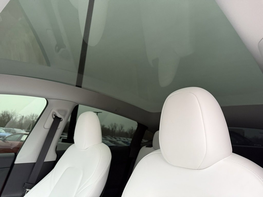 Used 2025 Tesla Model Y Performance image 21
