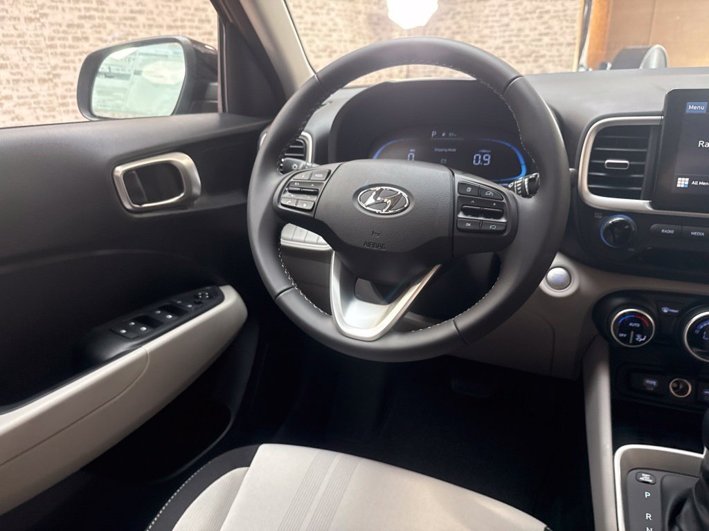 New 2026 Hyundai Venue SEL FWD image 18