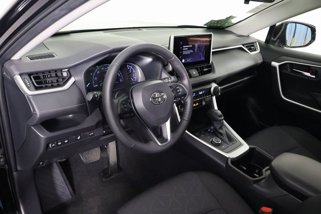 Used 2025 Toyota RAV4 XLE w/ Convenience Package AWD/4WD image 7