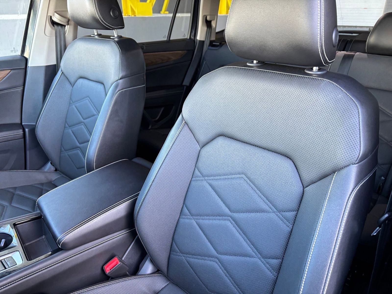 Used 2025 Volkswagen Atlas SE FWD image 35