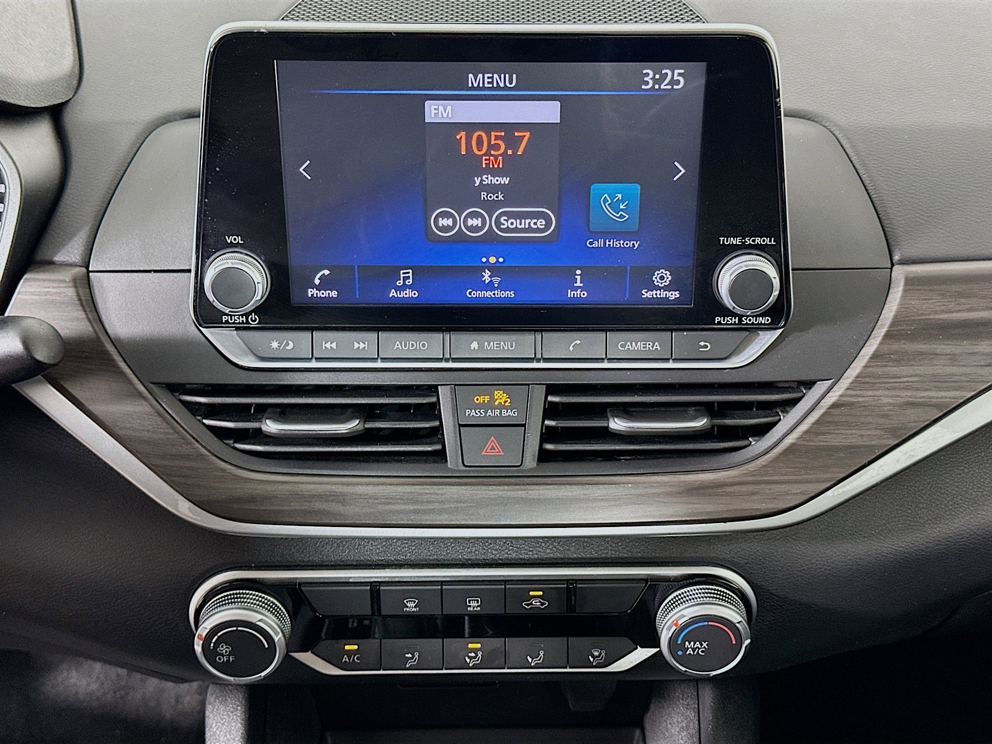 Used 2025 Nissan Altima 2.5 SV image 23