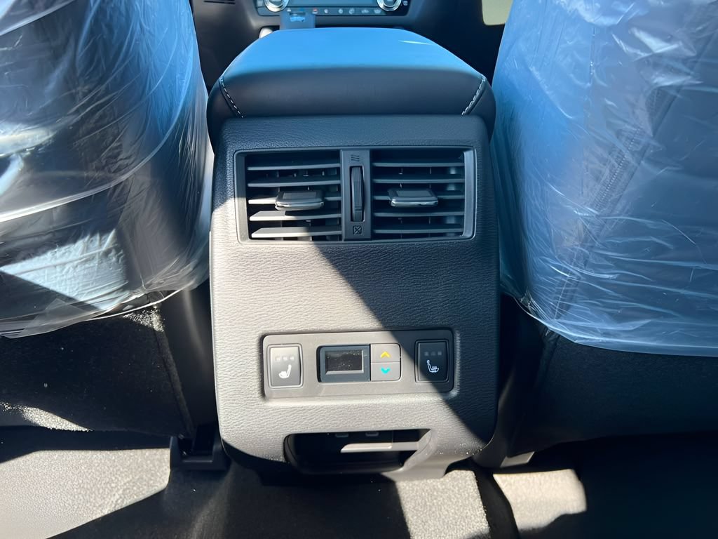 New 2026 Mitsubishi Outlander SEL Black Edition AWD/4WD image 12