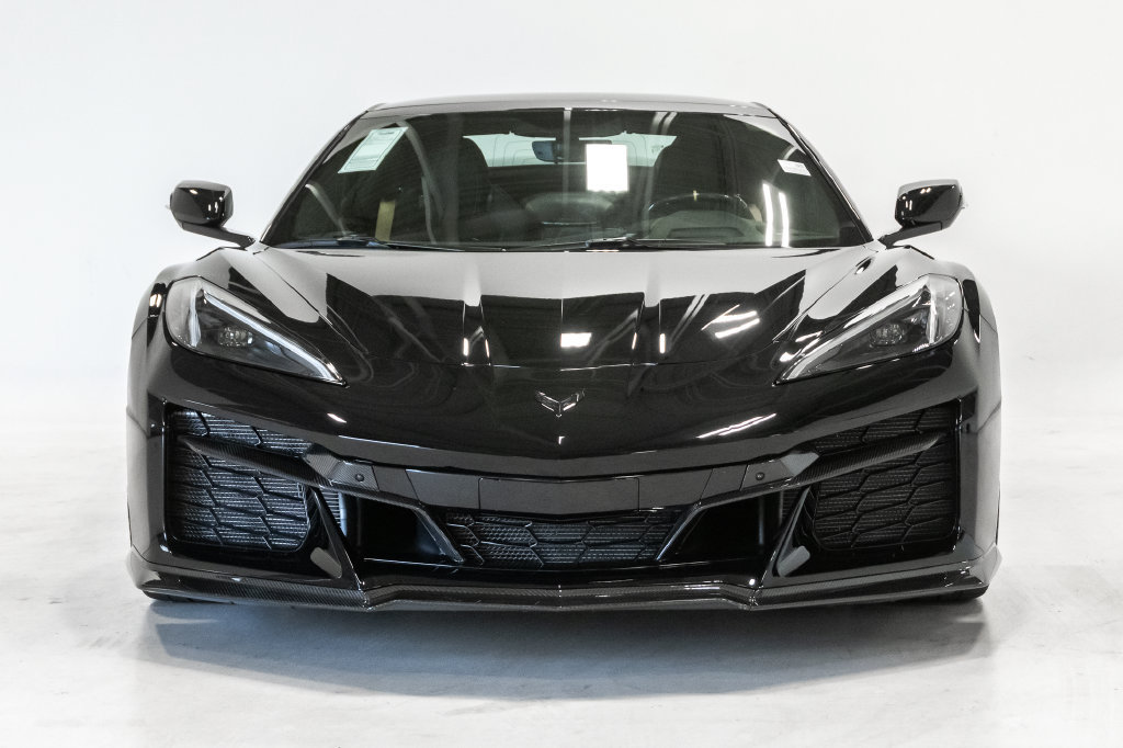 Used 2023 Chevrolet Corvette Z06 w/ Stealth Interior Trim Package RWD image 3